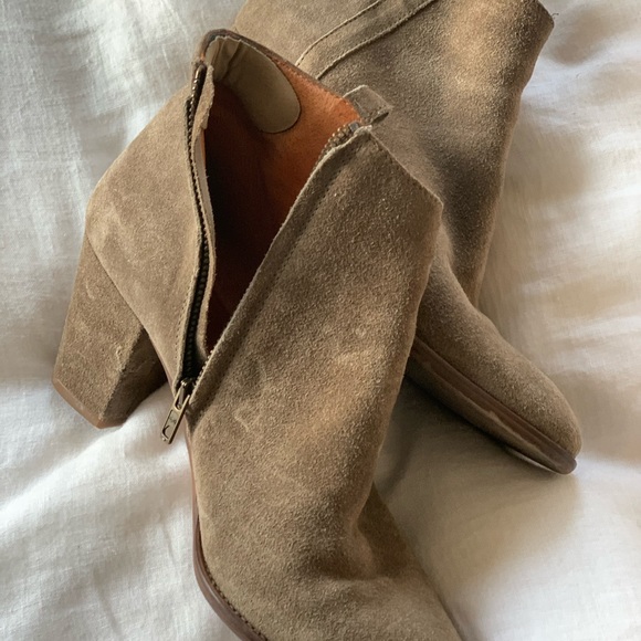 Madewell olive suede booties - Picture 6 of 6
